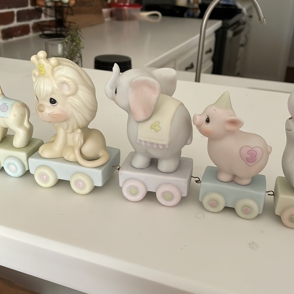 Precious Moments Train - Picture 3 of 4